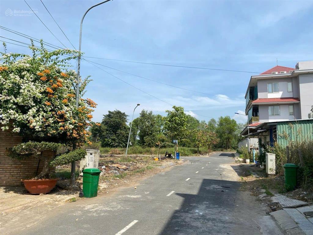 Bán nền góc 2 mặt tiền  kdc tăng long graden  21,7 tỷ/431,7m2