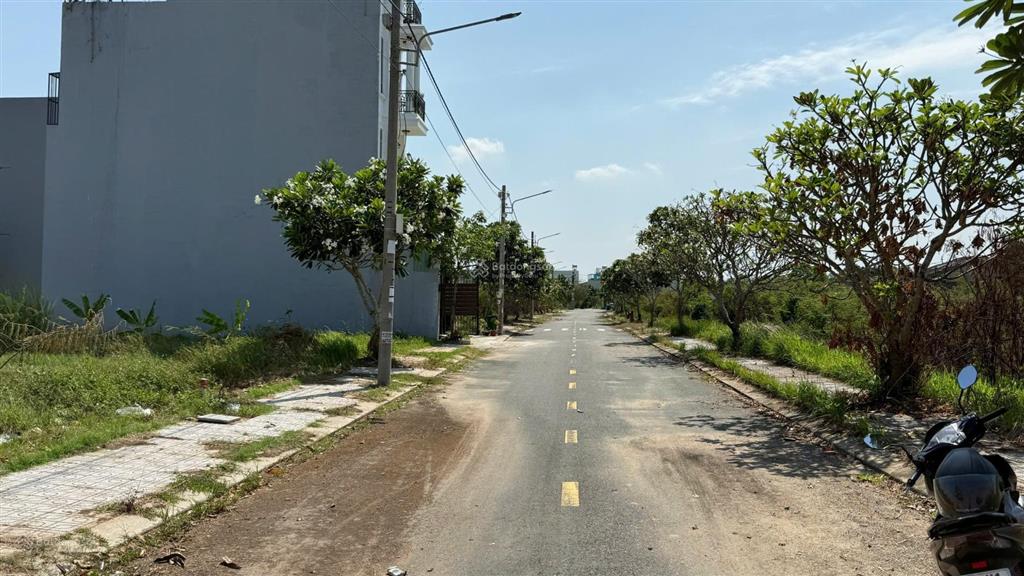 Bán nền đất kdc đảo kim cương  4 tỷ/70m2