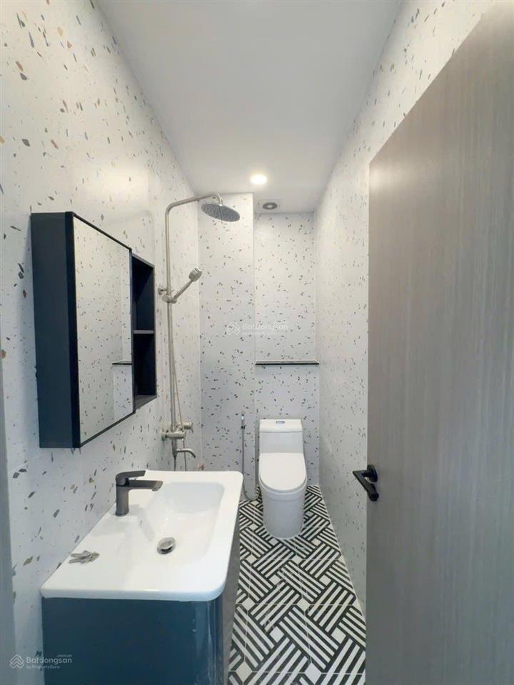 Bán nhà mới 3 tầng hẻm 47 trường lưu  4,95 tỷ