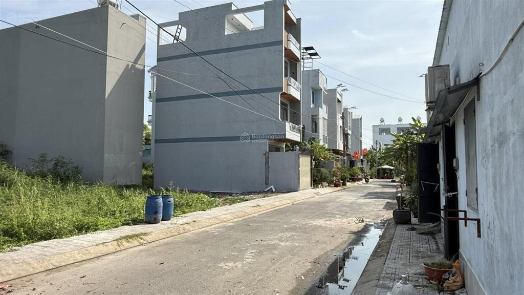 Bán nền góc 2 mặt tiền hẻm 87 đường 8 lò lu  5,7 tỷ/98m2