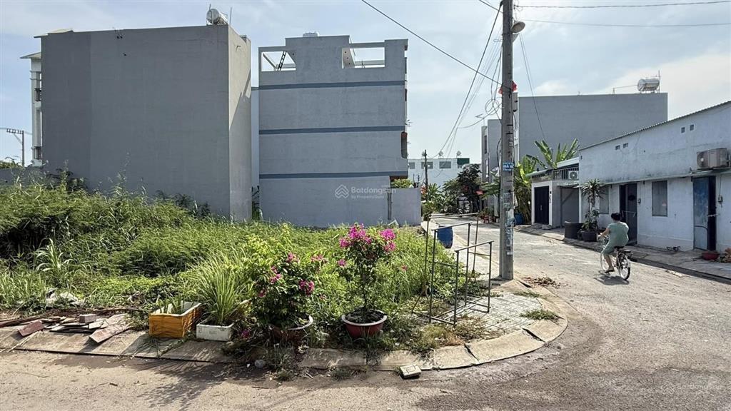Bán nền góc 2 mặt tiền hẻm 87 đường 8 lò lu  5,7 tỷ/98m2