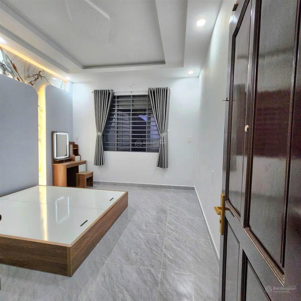Bán nhà 4 tầng ngay đại học tài chính hải quan  lê văn việt  7,95 tỷ 5 pn 5 wc