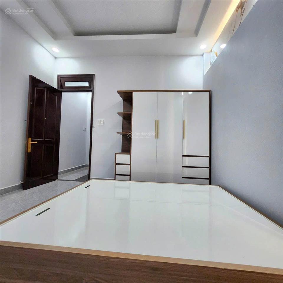 Bán nhà 4 tầng ngay đại học tài chính hải quan  lê văn việt  7,95 tỷ 5 pn 5 wc