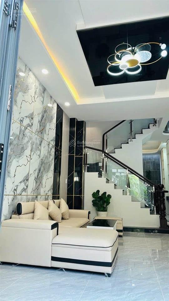 Bán nhà 4 tầng ngay đại học tài chính hải quan  lê văn việt  7,95 tỷ 5 pn 5 wc