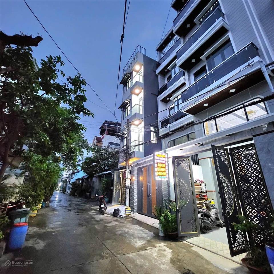 Bán nhà 4 tầng ngay đại học tài chính hải quan  lê văn việt  7,95 tỷ 5 pn 5 wc