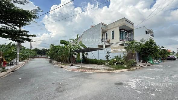 Bán nền góc 2 mt đường long thuận  4,6 tỷ/80,5m²