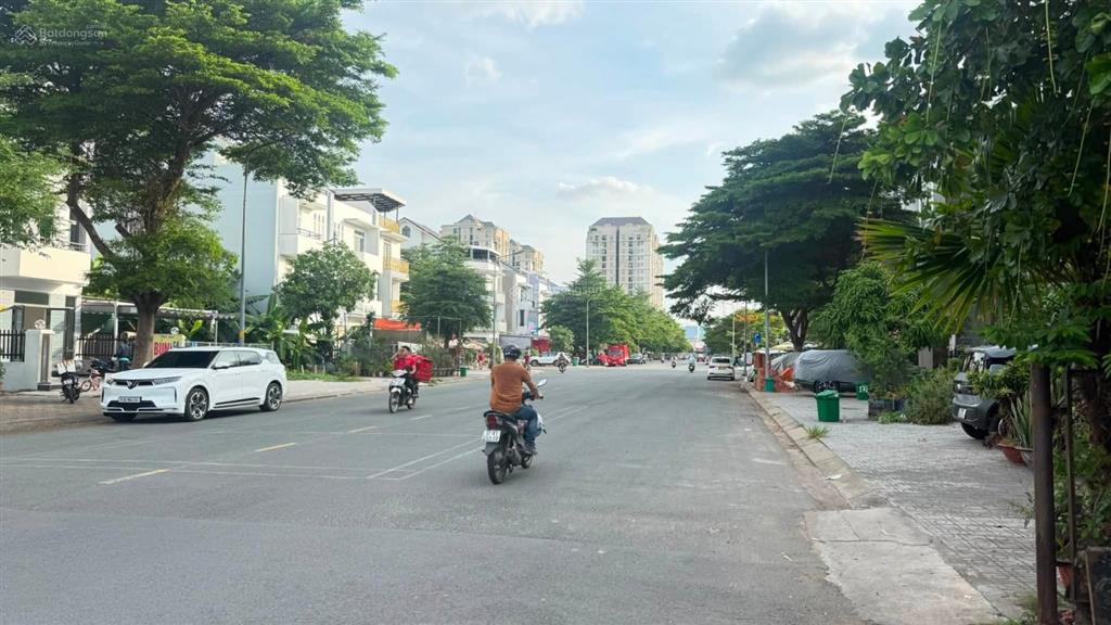 Nền đất đẹp mt đường út trà ôn kdc gia hòa  17 tỷ/154m2
