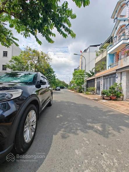 Bán nền mặt tiền d3  lê văn việt  9,99 tỷ/105m²