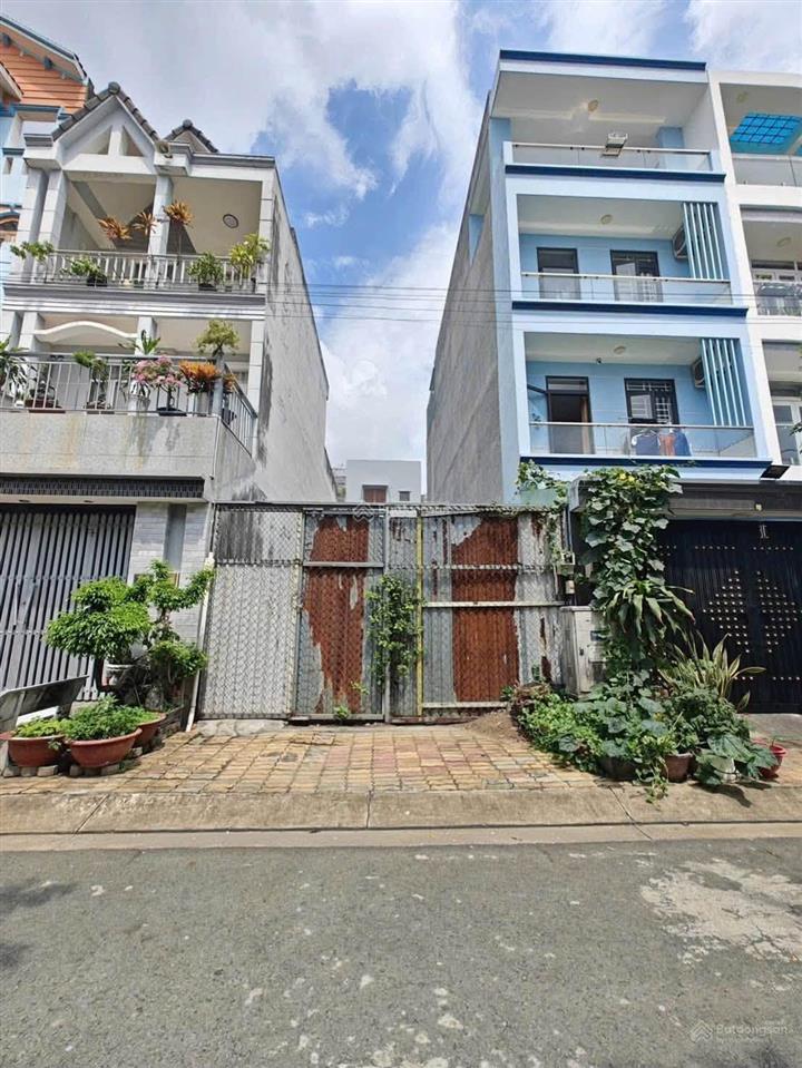 Bán nền mặt tiền d3  lê văn việt  9,99 tỷ/105m²