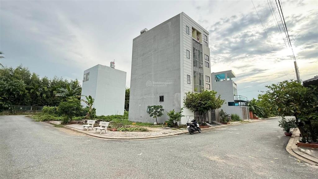 Nền đất góc 2 mặt tiền hẻm 32 võ văn hát  5,6 tỷ/86m²