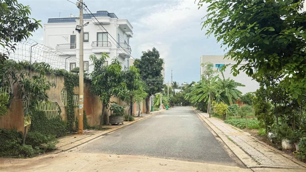 Nền đất góc 2 mặt tiền hẻm 32 võ văn hát  5,6 tỷ/86m²