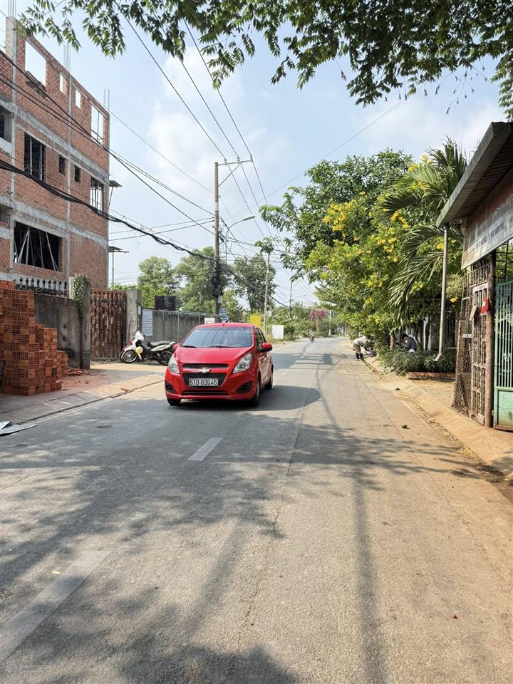 Bán nền đất mt hẻm 71 võ văn hát  khu xd 5 tầng  5,85 tỷ/91,5m²