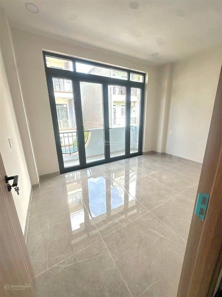 Nhà đẹp 4 tầng  đường trường lưu  5,45 tỷ/4pn4wc