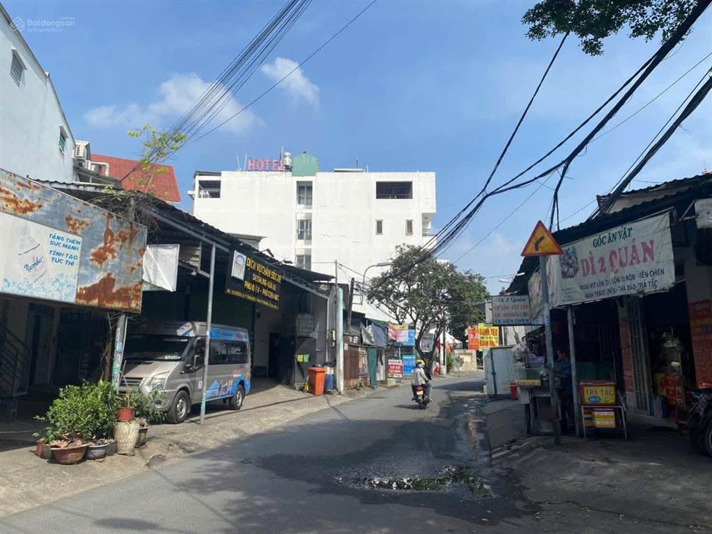 Bán nền đất đẹp cạnh khu năm lửa  đình phong phú  10,8 tỷ/164m2