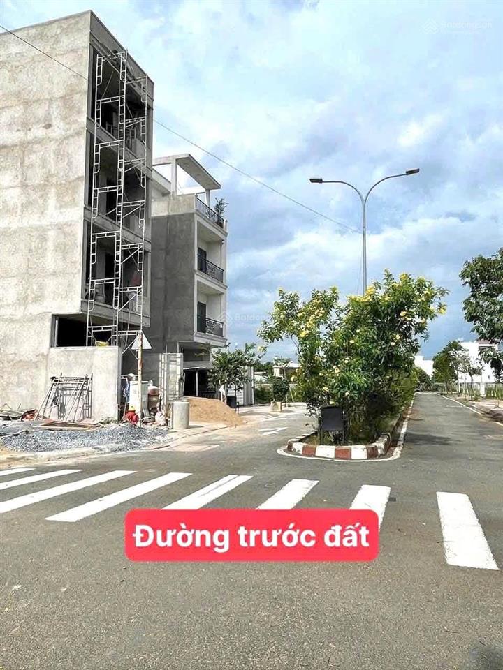 Nền góc 2 mt  trục chính dự án kdc a83 nguyễn duy trinh  13,15 tỷ/131,5m2