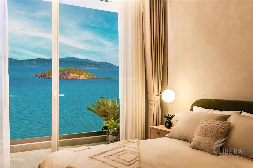 Chính chủ cần bán căn studio tòa sanhôme view trực diện biển đẹp tầng trung, căn đẹp full nội thất