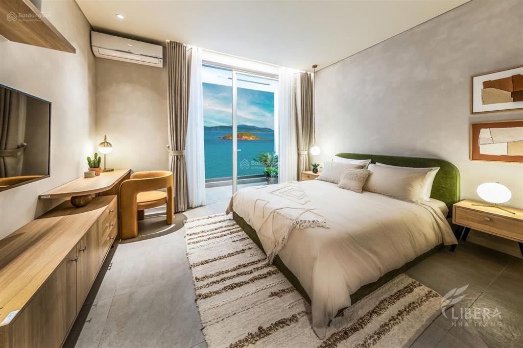 Chính chủ cần bán căn studio tòa sanhôme view trực diện biển đẹp tầng trung, căn đẹp full nội thất
