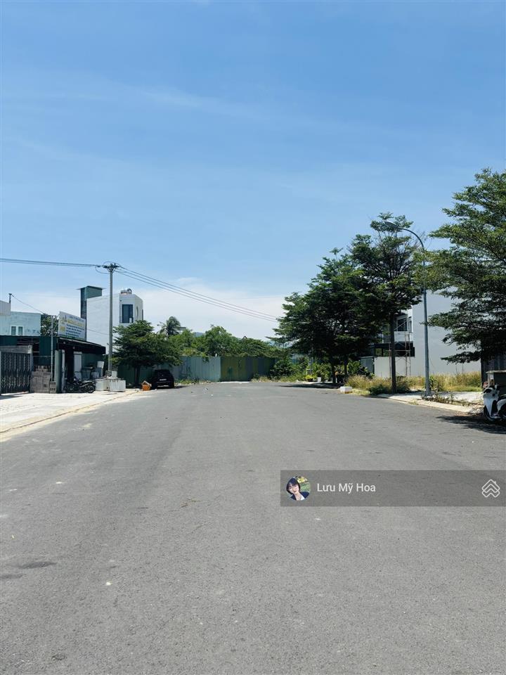 Bán lô đất nền trục đường chính 27m, hướng đông giá 56 triệu / m2 bao hết, gói 2 kđt mỹ gia