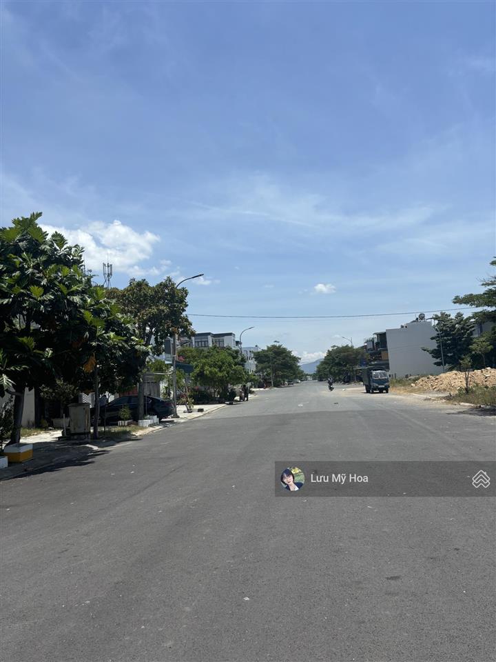 Bán lô đất nền trục đường chính 27m, hướng đông giá 56 triệu / m2 bao hết, gói 2 kđt mỹ gia