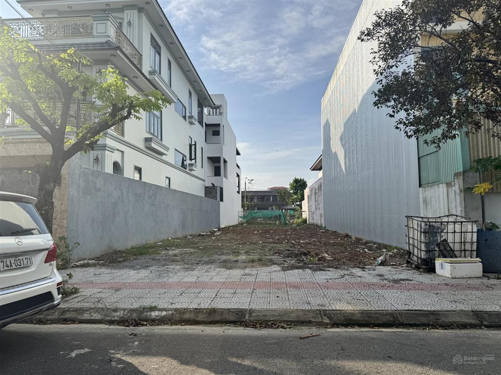 Chuyển nhượng 250m2 đất bt đường trung lương 17 khu đảo vip