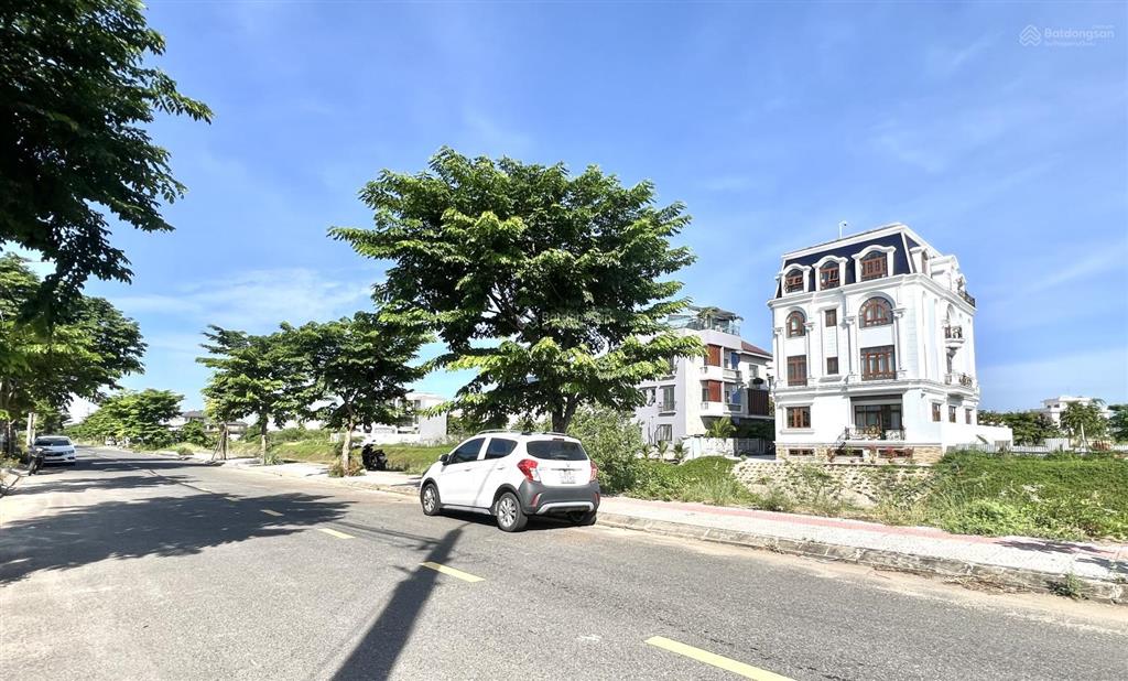 Chuyển nhượng 250m2 đất bt đường chế viết tấn  ngay cổng euro 2