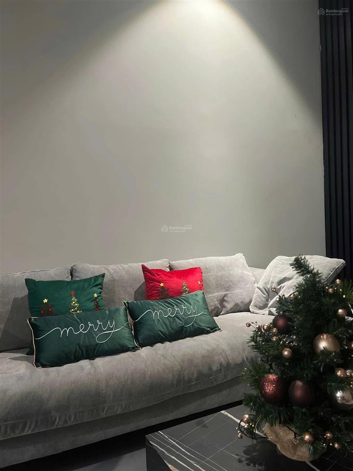 Nhà 2mt trước sau dt rộng 133,5m2  view bt đường vũ thành năm