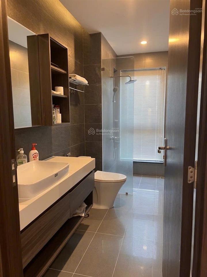 Nhà 2mt trước sau dt rộng 133,5m2  view bt đường vũ thành năm