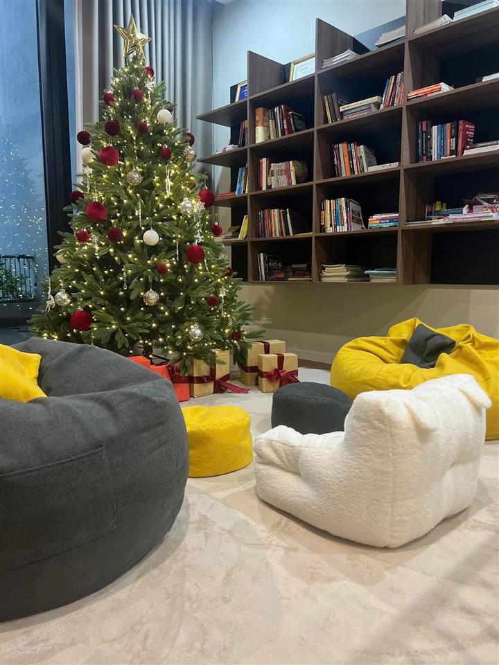 Nhà 2mt trước sau dt rộng 133,5m2  view bt đường vũ thành năm