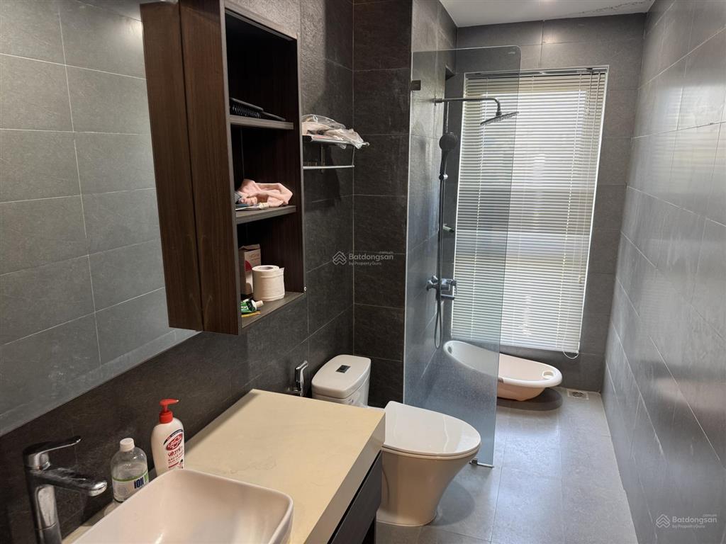 Nhà 2mt trước sau dt rộng 133,5m2  view bt đường vũ thành năm