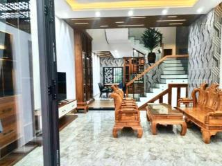 Chuyển nhượng nhà 3t đường huỳnh ngọc đủ  full nt nằm ngay bờ sông