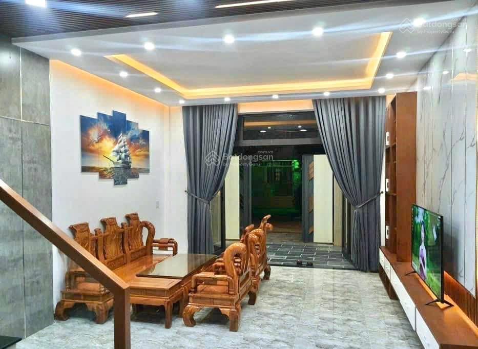 Chuyển nhượng nhà 3t đường huỳnh ngọc đủ  full nt nằm ngay bờ sông