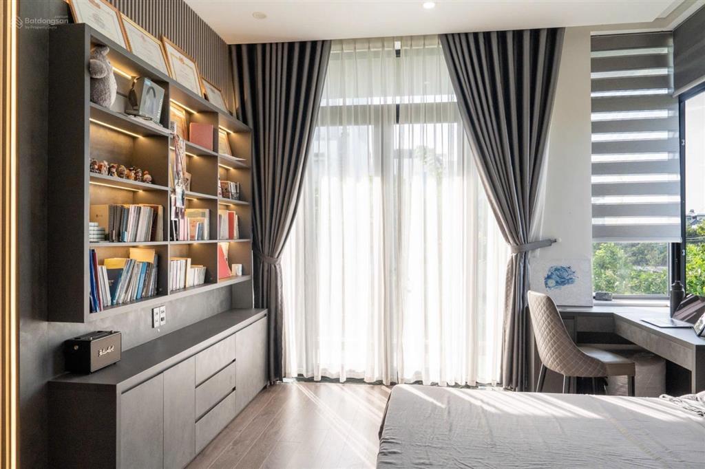 Nhà bt góc 2mt khu đảo vip  full nt ven sông cổ cò