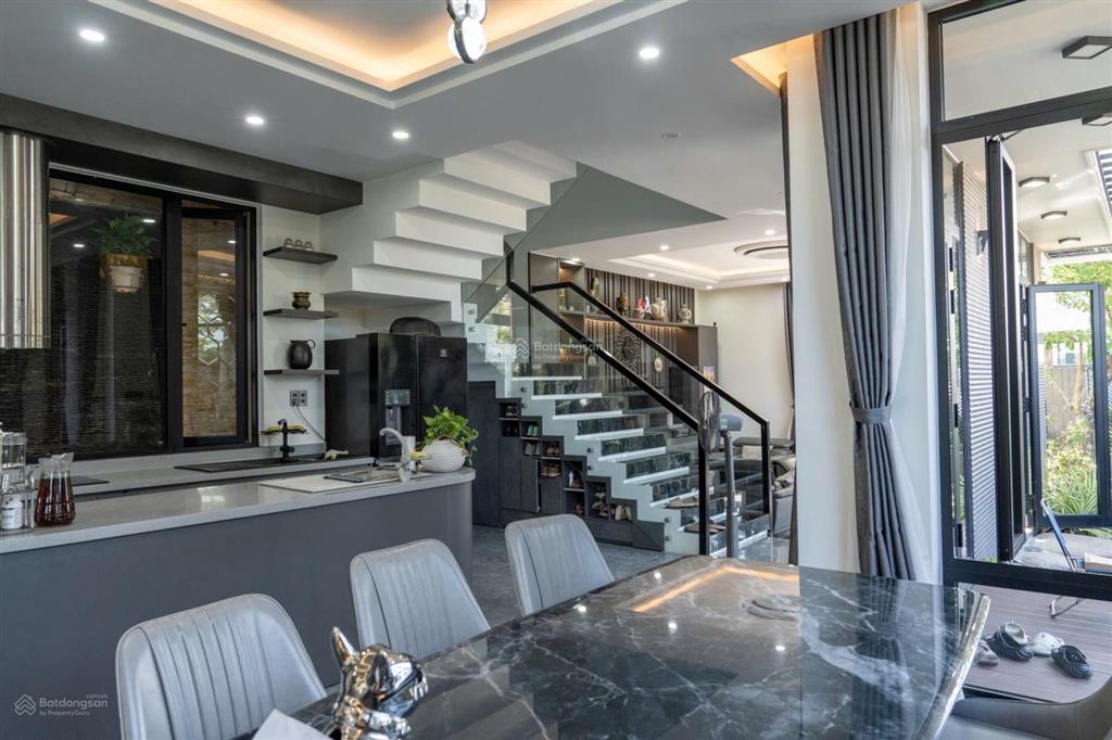 Nhà bt góc 2mt khu đảo vip  full nt ven sông cổ cò