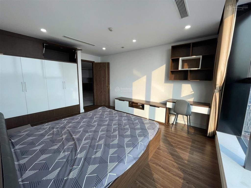 Chính chủ cần bán gấp căn hộ 2n + 1 dt 113m2 tại sunshine center