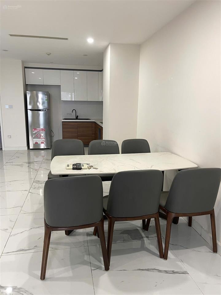 Chính chủ cần bán gấp căn hộ 2n + 1 dt 113m2 tại sunshine center