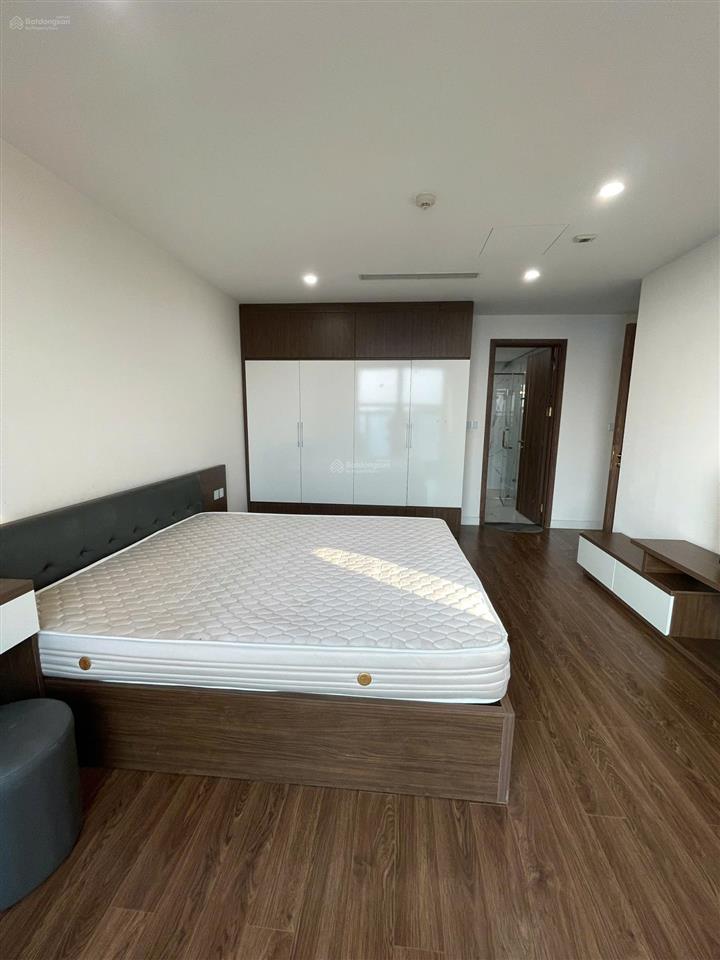 Chính chủ cần bán gấp căn hộ 2n + 1 dt 113m2 tại sunshine center