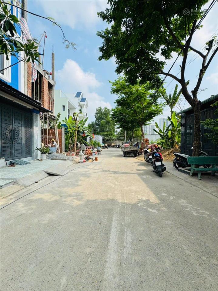 Cho thuê nhà nguyên căn mới gò cát (phú hữu)  phường long trường  8tr/tháng ở ngay