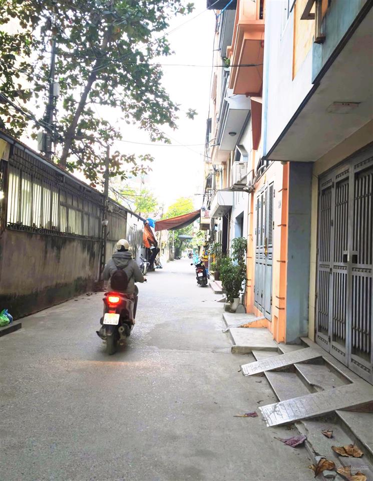 Bán nhà cổ nhuế , khu phân lô đại học mỏ, nhà dân ô tô thông chỉ hơn 5 tỷ.