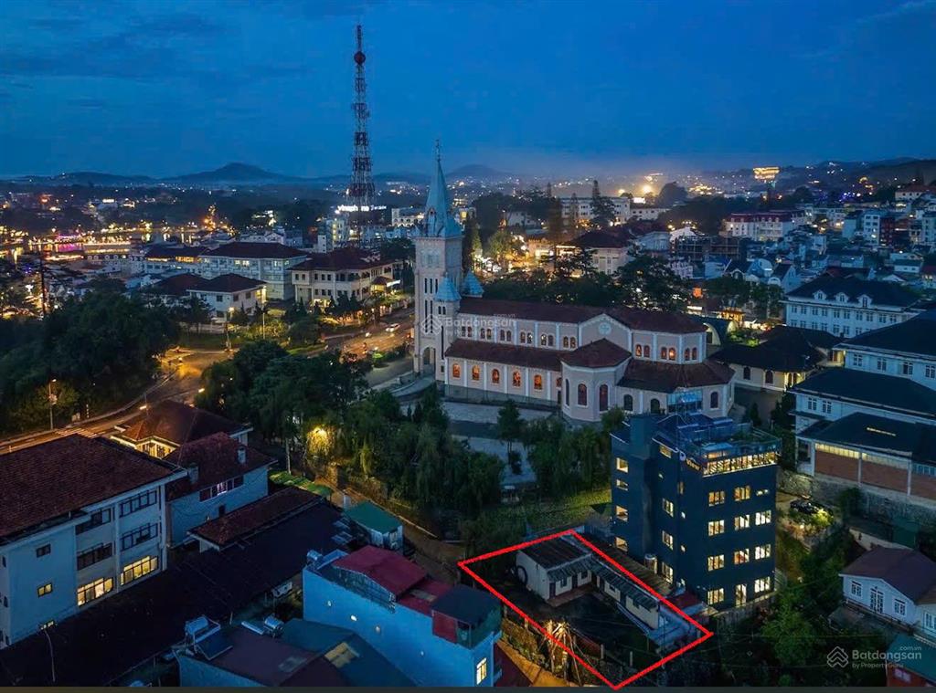 Bán đất đường trần phú  ngay nhà thờ con gà