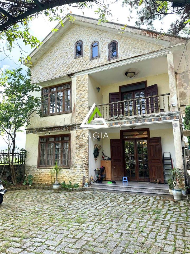 Bán biệt thự 3/4 trung tâm thành phố đà lạt, view thông cực đẹp
