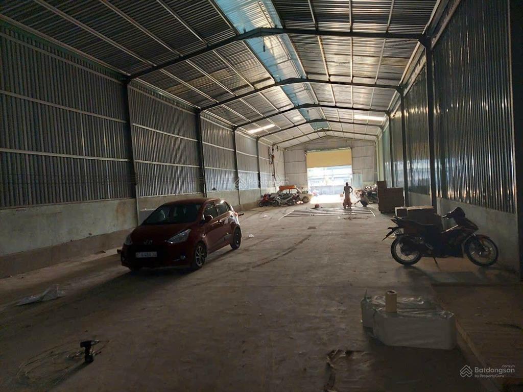 Cho thuê kho xưởng tổng dt 840m2. đường xe công 20 fit. giá 35tr. thuận an, bình dương