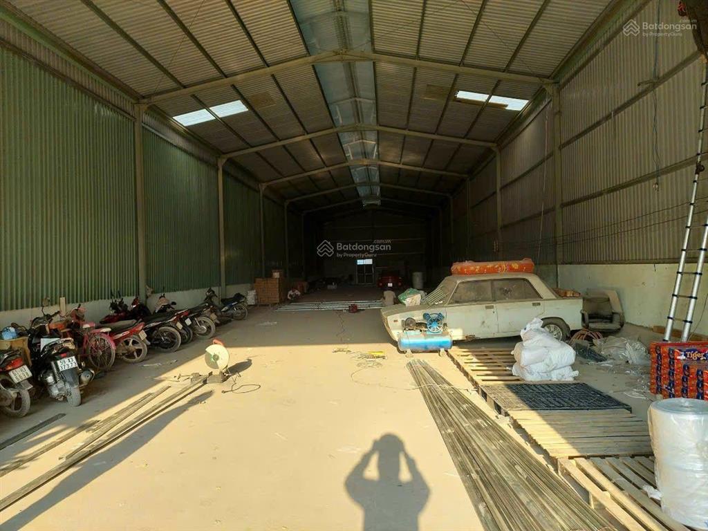 Cho thuê kho xưởng tổng dt 840m2. đường xe công 20 fit. giá 35tr. thuận an, bình dương