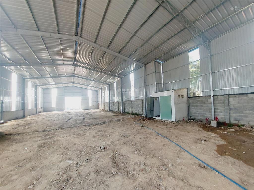 Cho thuê kho xưởng 1000m2, đất rộng 4000m2. đường xe công, sát kcn mỹ xuân b, bà rịa vũng tàu