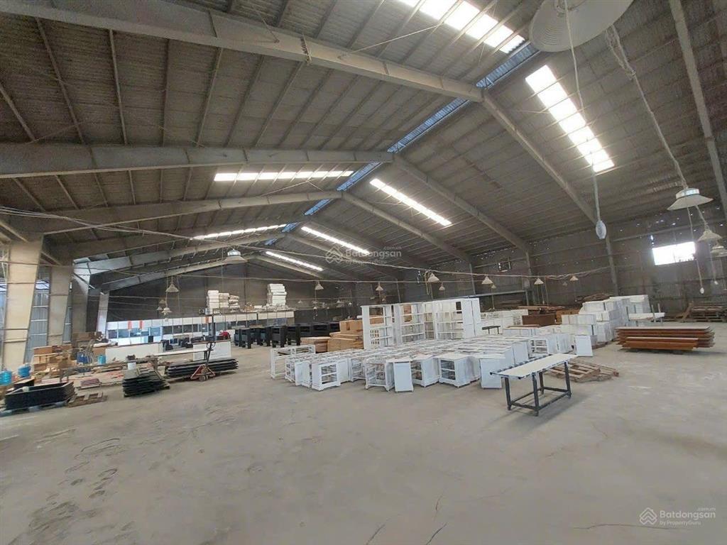 Cho thuê xưởng 2200m2.pccc vách tường .đường xe công.gần vòng xoay an phú ,thuận an.giá 120 triệu