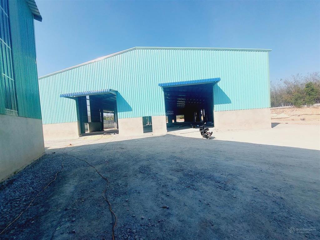 Cho thuê kho xưởng sx đa nghề 12000m2, cho thuê lẻ. đầy đủ gp gần cổng xanh phú giáo, giá 63k/m2
