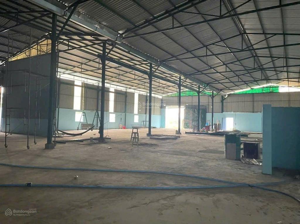 Cho thuê mặt tiền kinh doanh kho xưởng đất 2300m2 phù hợp showroom bệnh viện, nh. ngay ngã 6 an phú