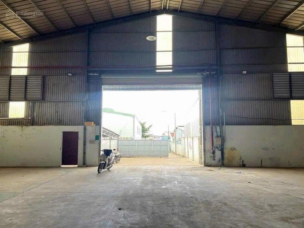 Cho thuê xưởng tổng dt 1450m2.có sẵn cẩu trục 3,5 tấn.gần ngã 4 hòa lân ,thuận giao,thuận an,bd