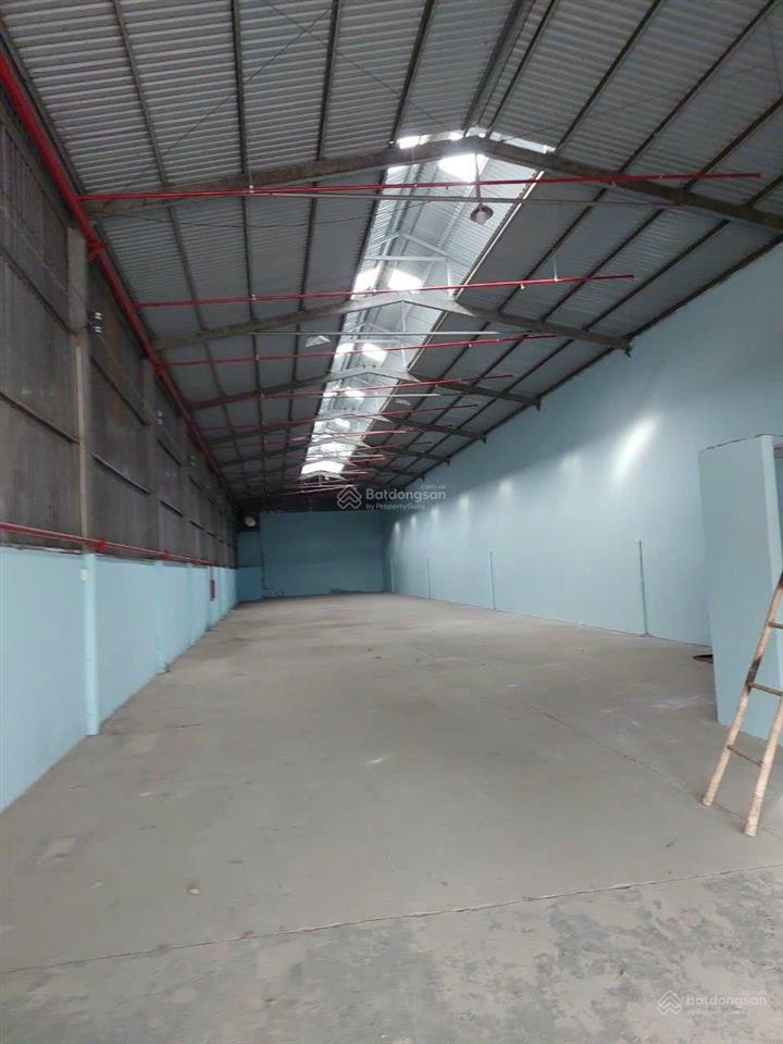 Cho thuê xưởng tổng diện tích 750m². pccc tự động, đường xe công, tân uyên, bình dương
