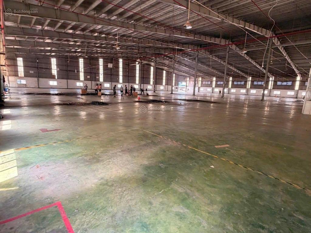 Cho thuê xưởng khuôn viên 5800m2, đầy đủ giấy phép. trong khu công nghiệp tân uyên, bình dương, hcm