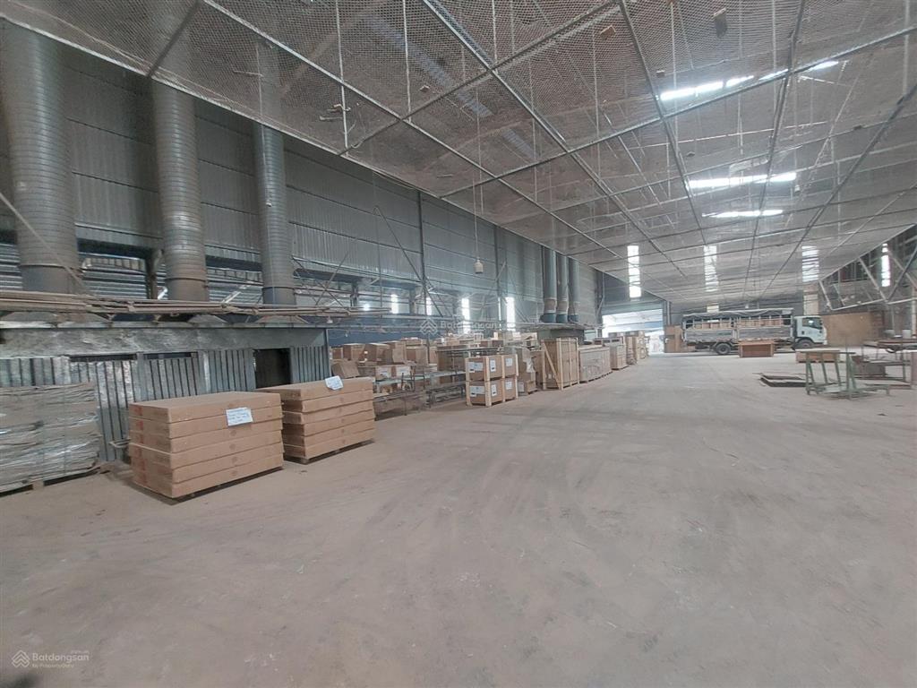 Cho thuê xưởng 2500m2, có sẵn hệ thống chuyền sơn gỗ, đầy đủ giấy tờ, tân hiệp, nam tân uyên, bd